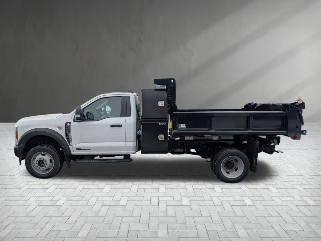 New 2025 Ford F550 4x4 Regular Cab Super Duty image 5