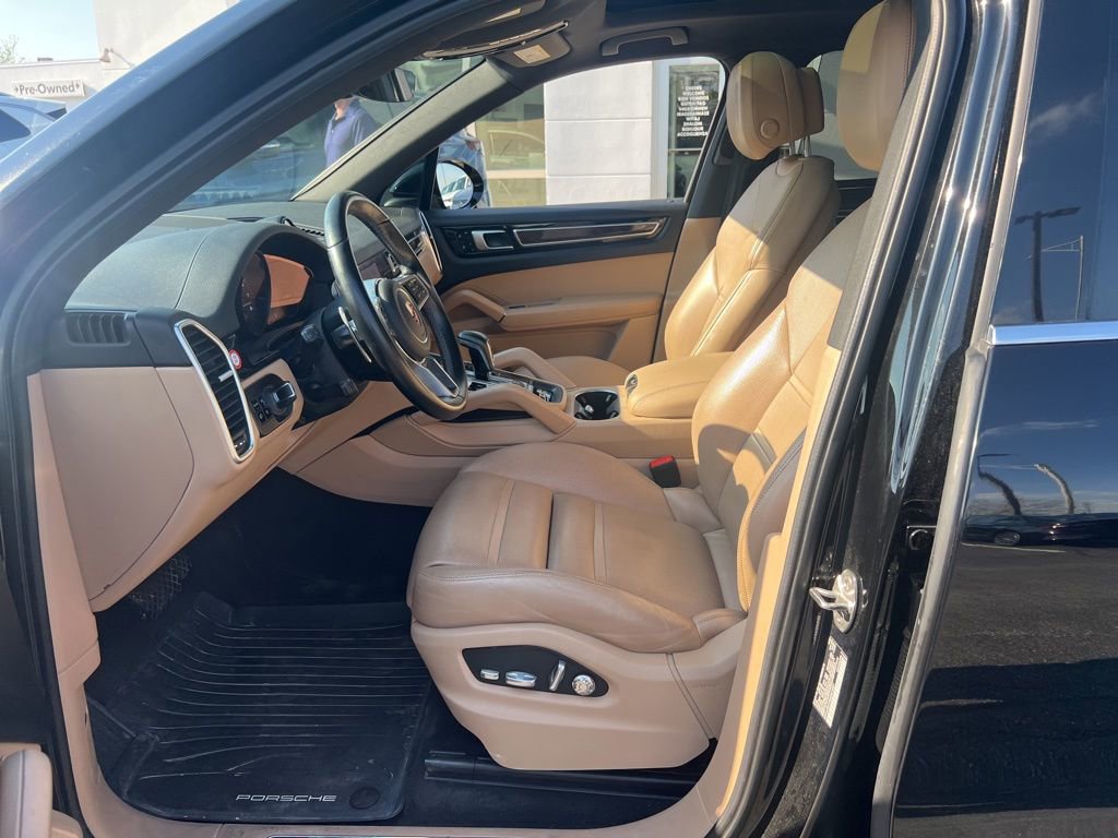 Used 2021 Porsche Cayenne AWD/4WD image 13