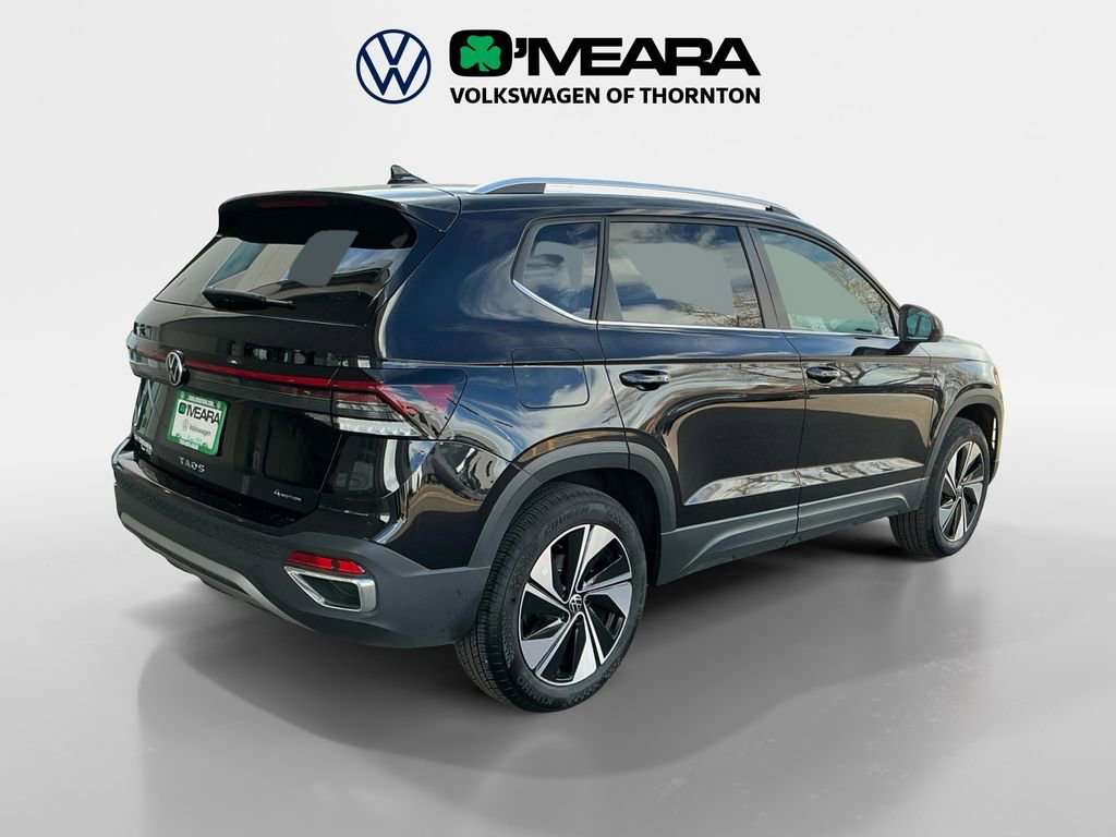 Used 2025 Volkswagen Taos SE w/ Panoramic Sunroof Package image 5