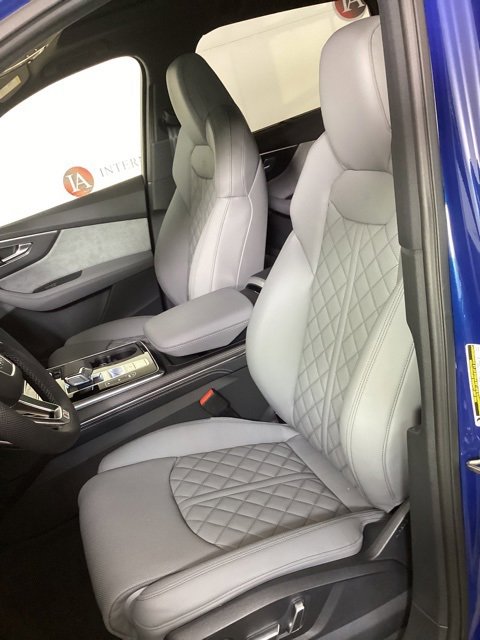 New 2026 Audi SQ7 Prestige image 13