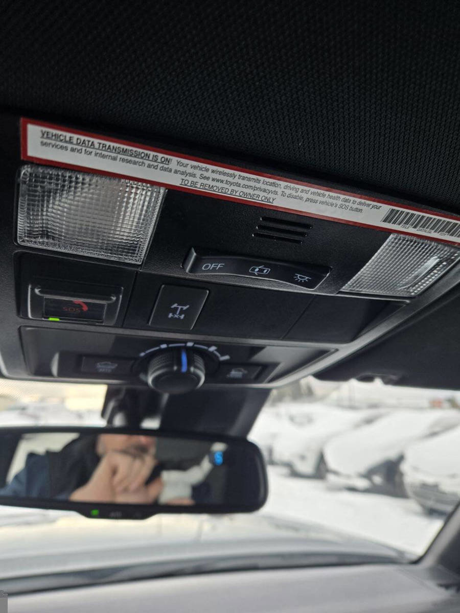 Used 2020 Toyota Tacoma TRD Off-Road w/ Technology Package AWD/4WD image 15