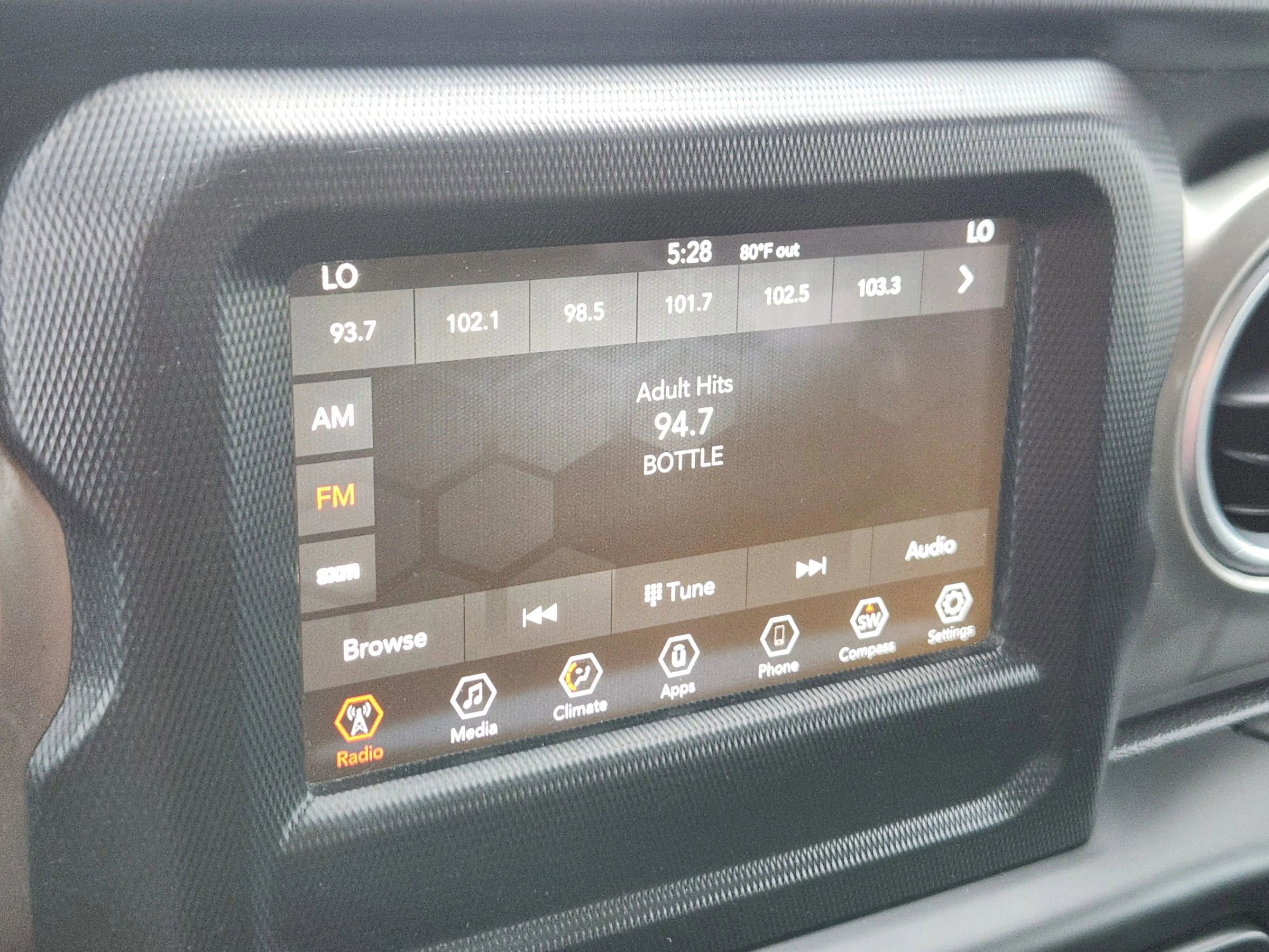 Used 2020 Jeep Wrangler Unlimited Sahara image 33