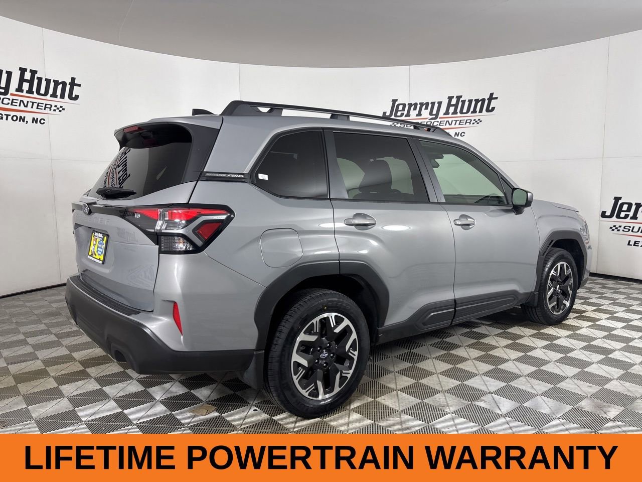 Used 2025 Subaru Forester Premium w/ Convenience Package #1 image 5