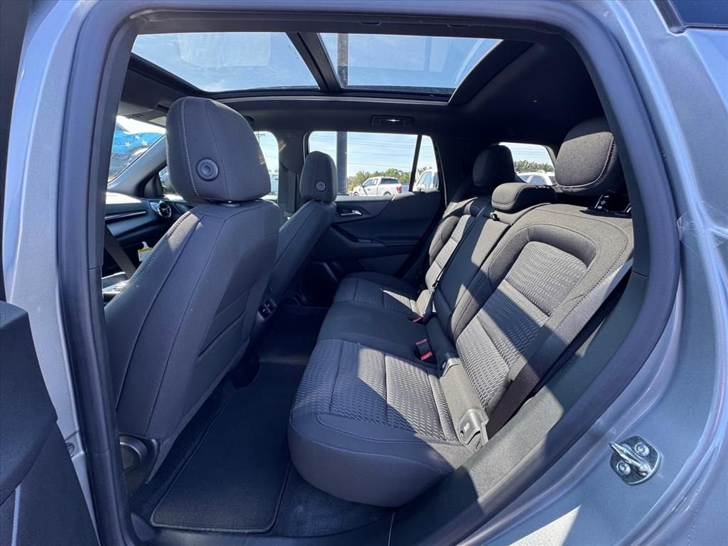 New 2026 Chevrolet Equinox LT w/ Midnight Edition FWD image 8