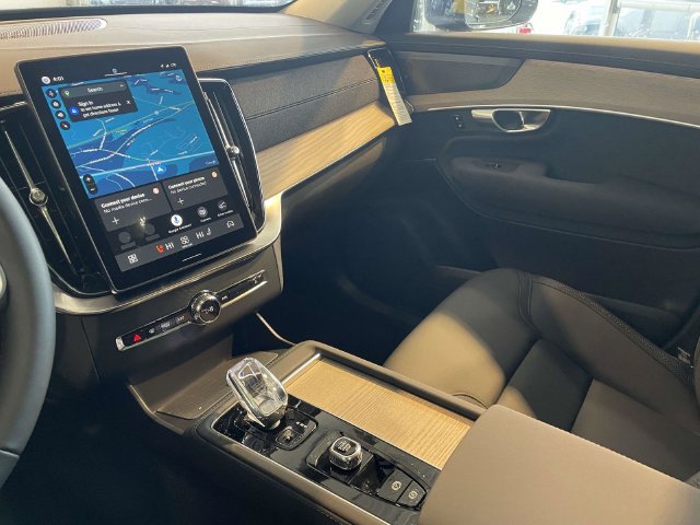 New 2026 Volvo XC90 B6 Plus w/ Protection Package Premier AWD/4WD image 35