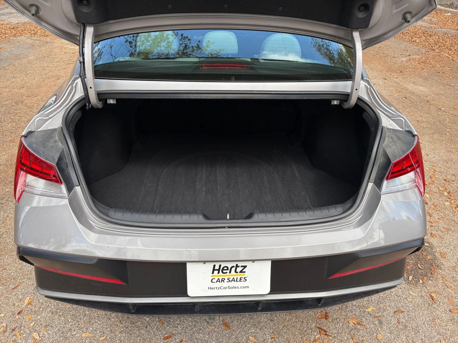 Used 2025 Hyundai Elantra Limited FWD image 33