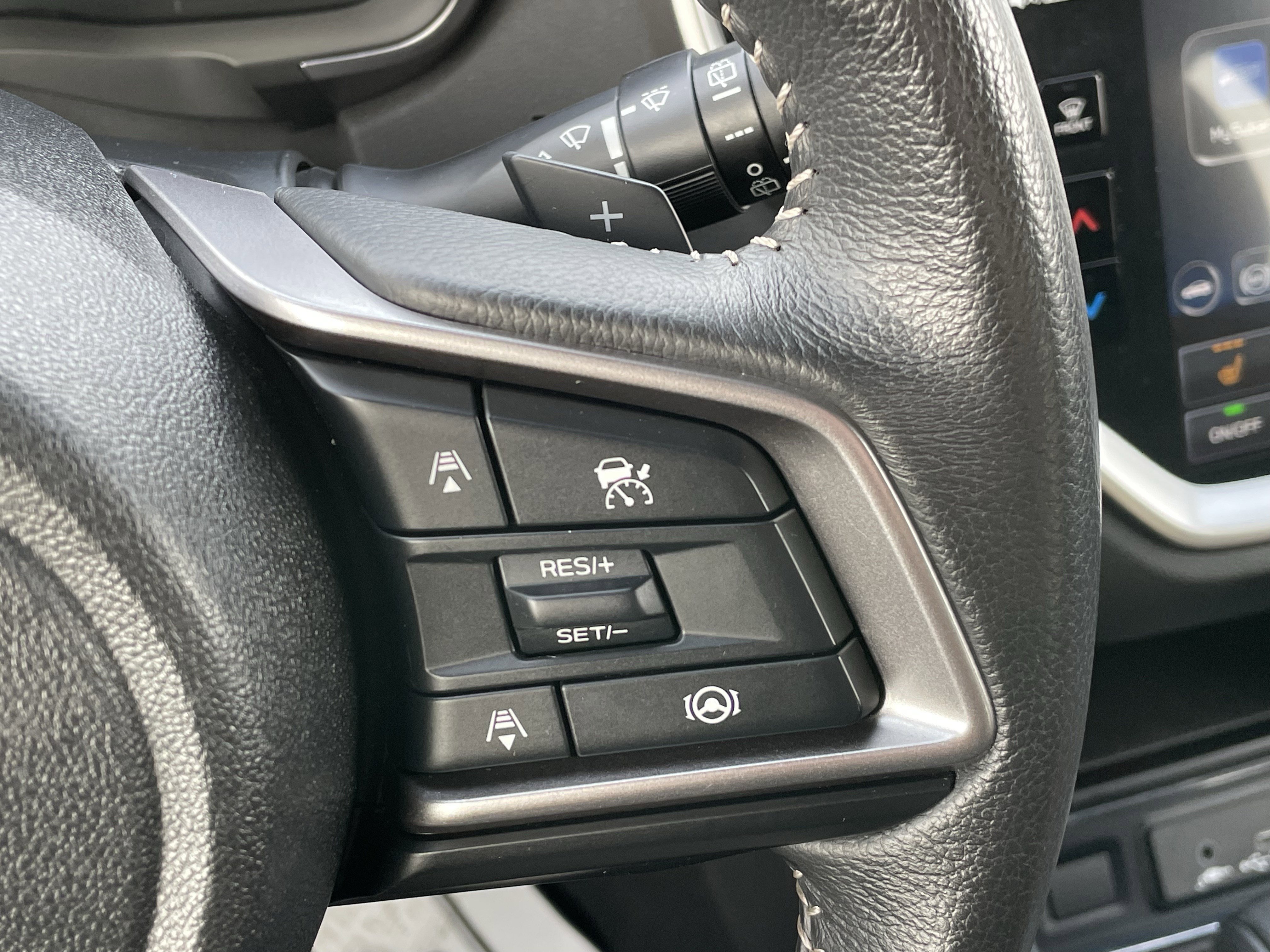 Used 2024 Subaru Ascent Premium w/ Convenience Package image 19