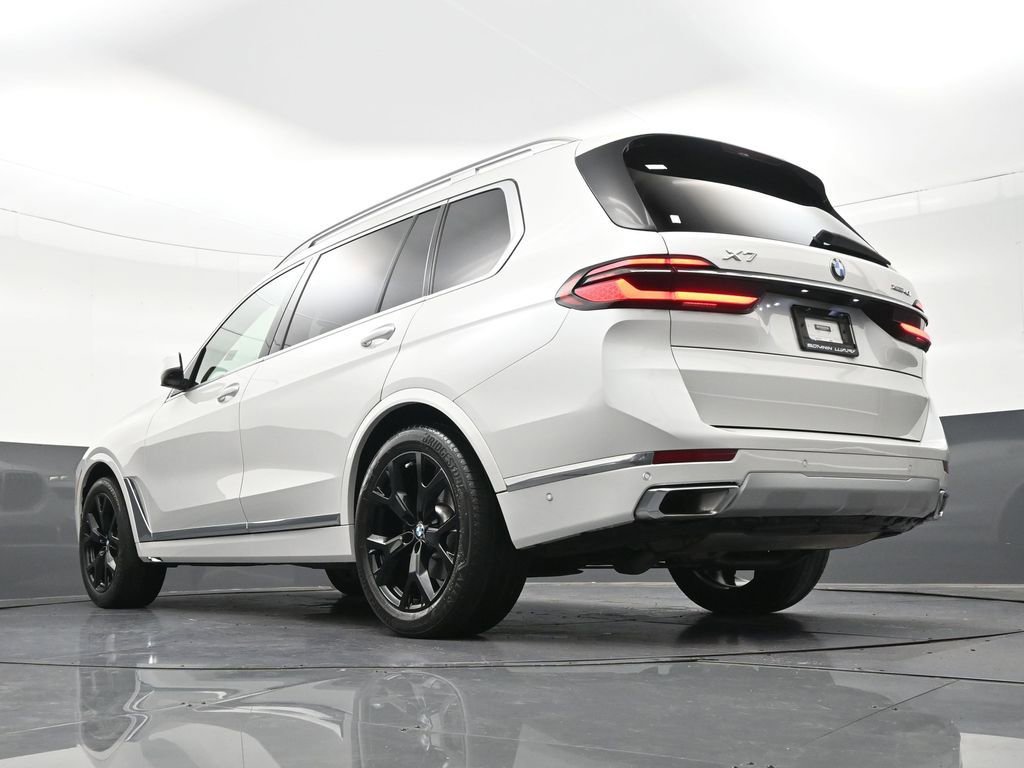 Used 2024 BMW X7 xDrive40i w/ Premium Package image 26