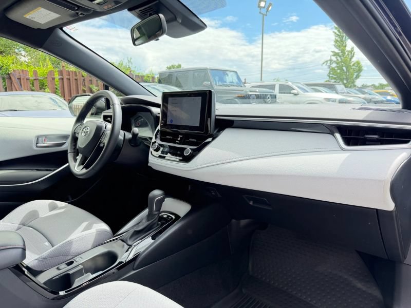 Used 2024 Toyota Corolla SE AWD/4WD image 30