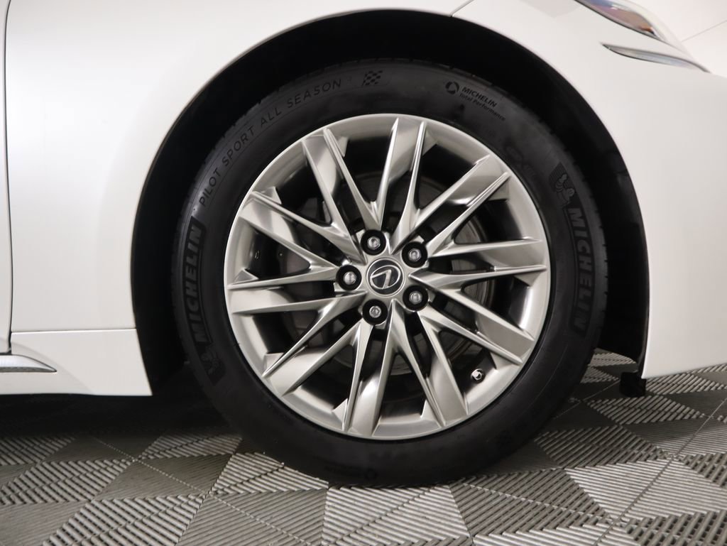 Used 2018 Lexus LS 500 w/ Accessory Package (Z2) image 33