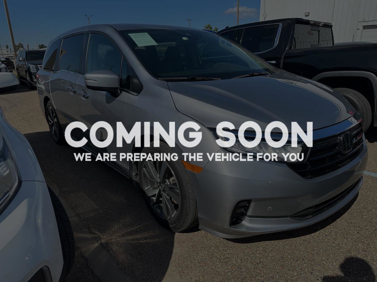 Used 2023 Honda Odyssey Touring image 2