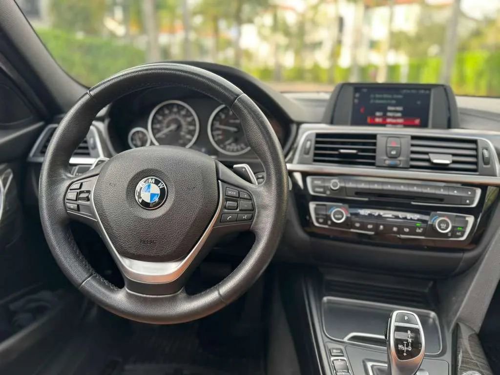 Used 2018 BMW 330i Sedan w/ Convenience Package image 9