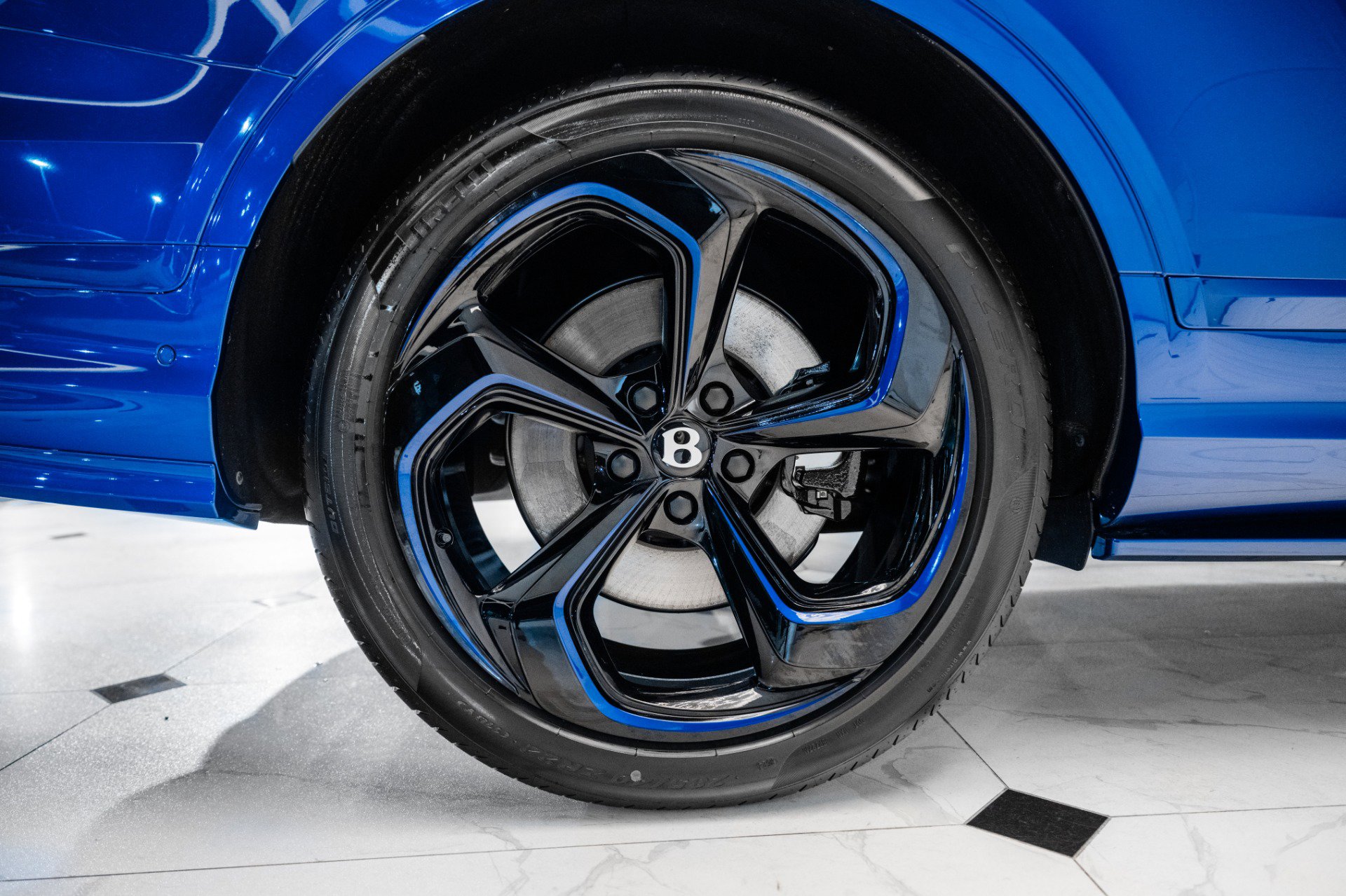 New 2025 Bentley Bentayga image 15
