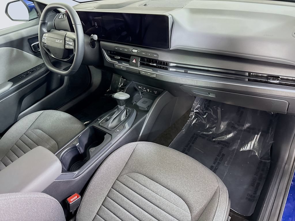 Certified 2025 Kia K4 EX FWD image 32