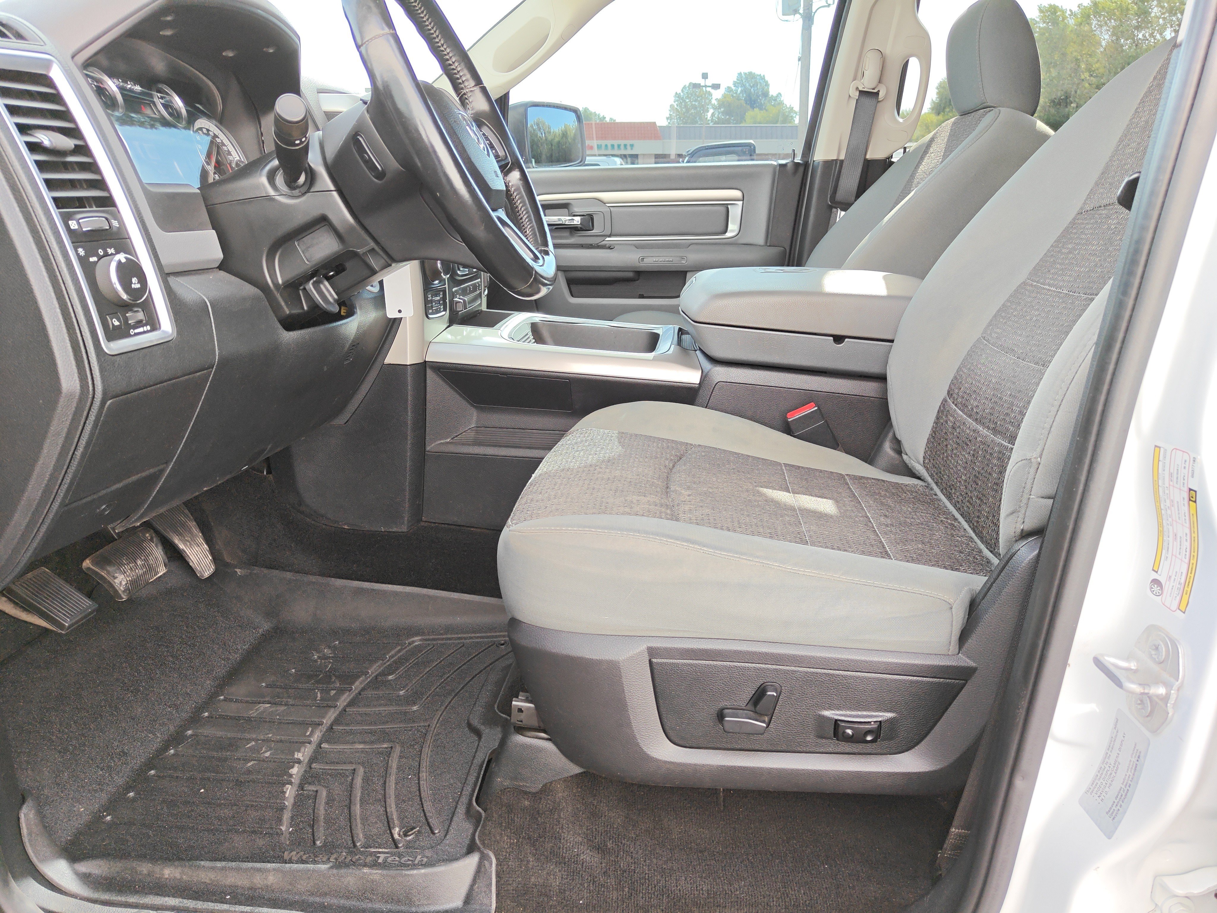 Used 2016 RAM 1500 Big Horn AWD/4WD image 18