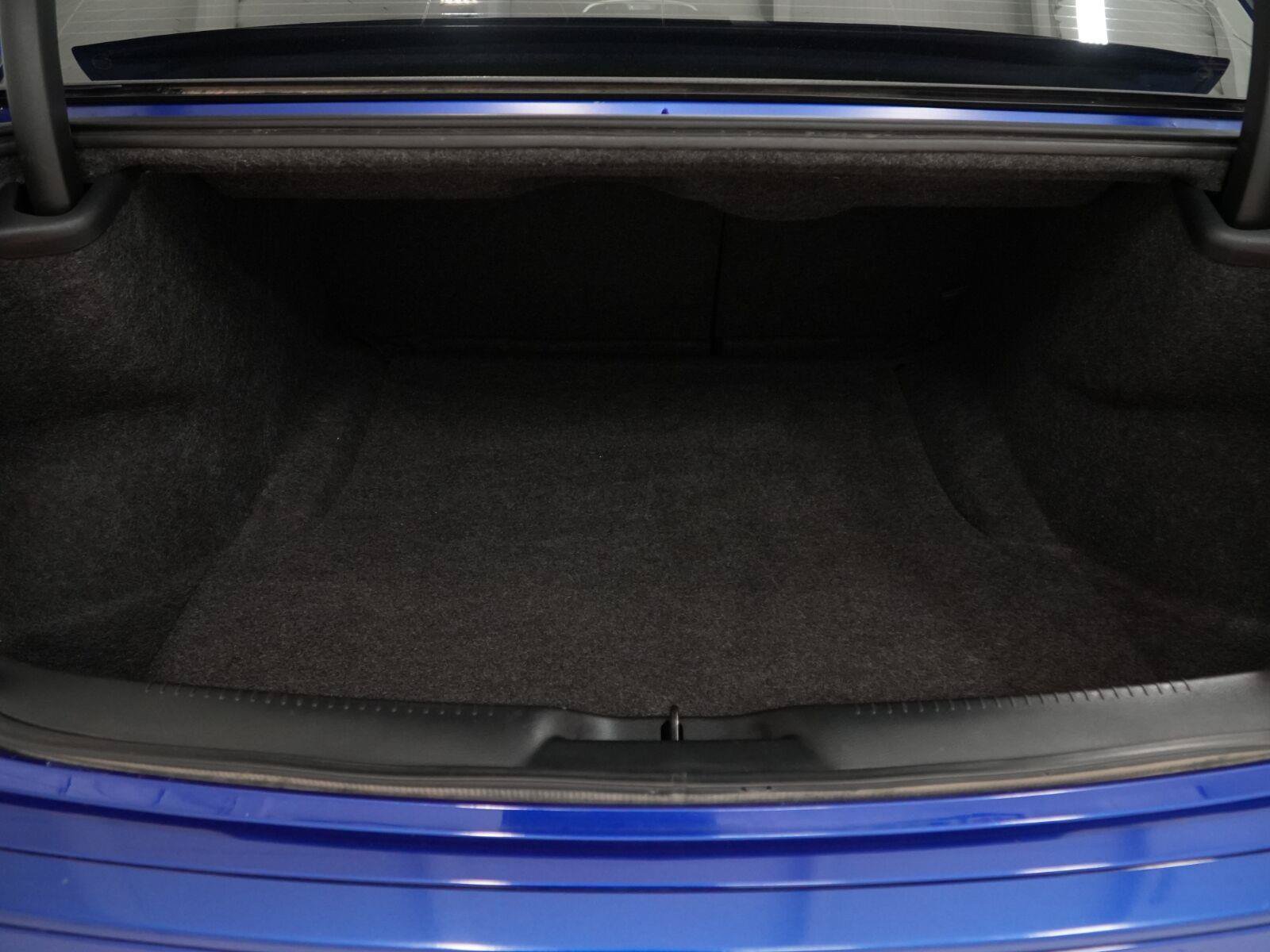 Used 2019 Chrysler 300 Touring w/ Sport Appearance Package RWD image 8