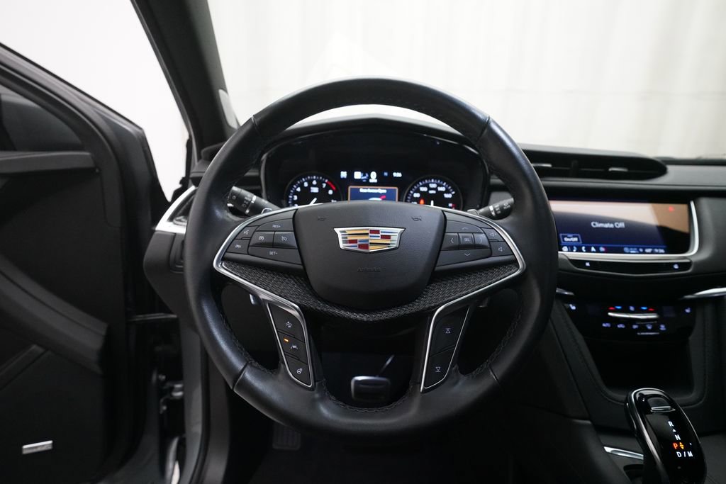 Used 2023 Cadillac XT5 Sportv w/ Technology Package image 4