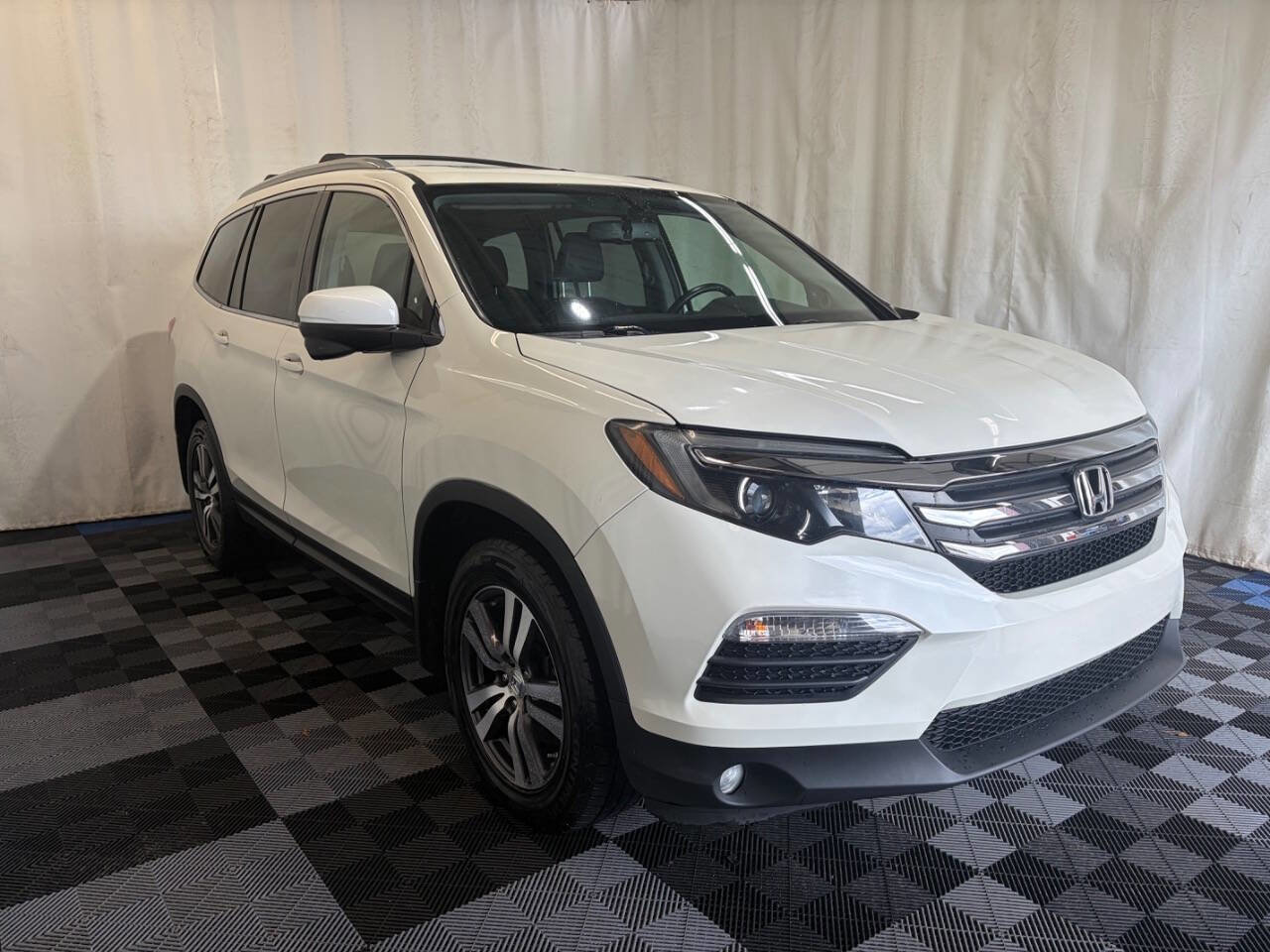 Used 2017 Honda Pilot EX-L image 3