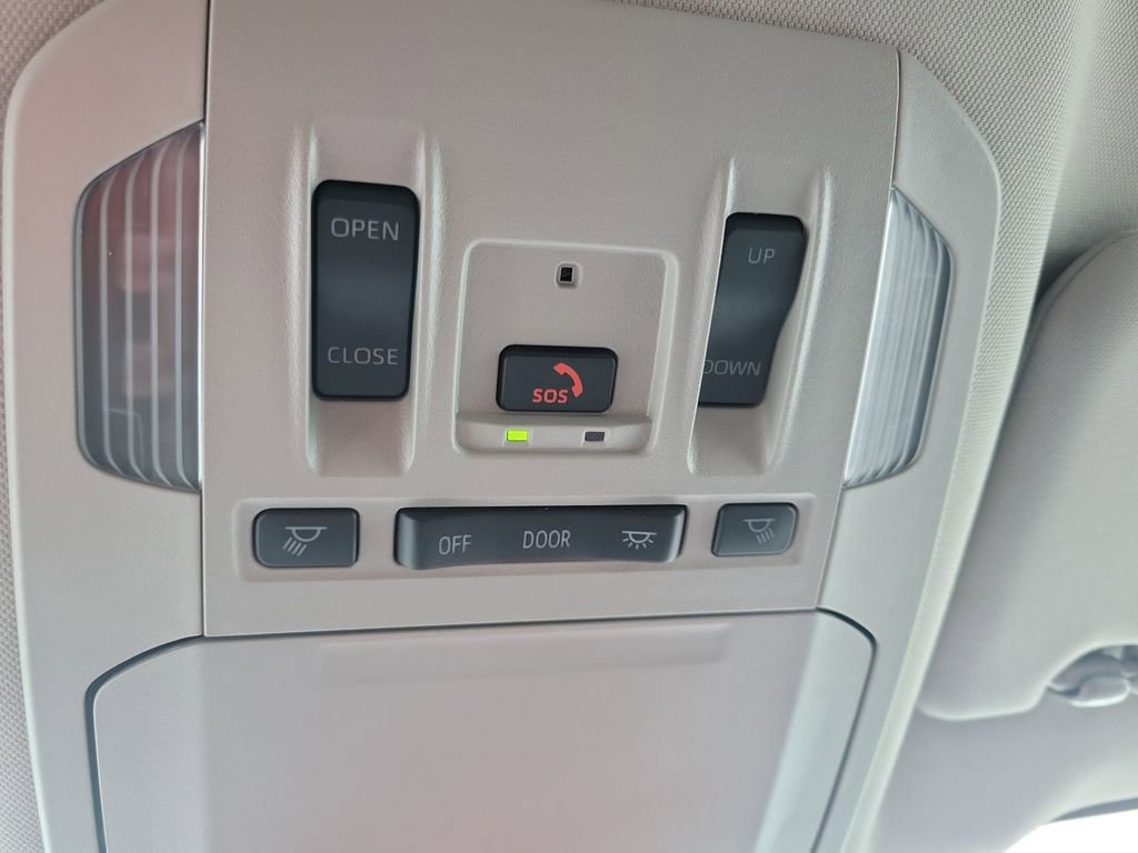 Certified 2026 Toyota Highlander Limited AWD/4WD image 43