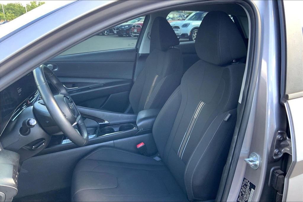 Used 2023 Hyundai Elantra SEL w/ Convenience Package FWD image 23
