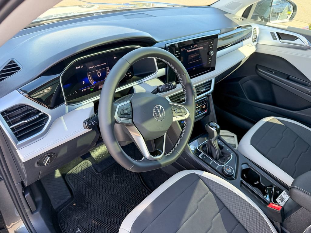 New 2026 Volkswagen Taos SE image 11