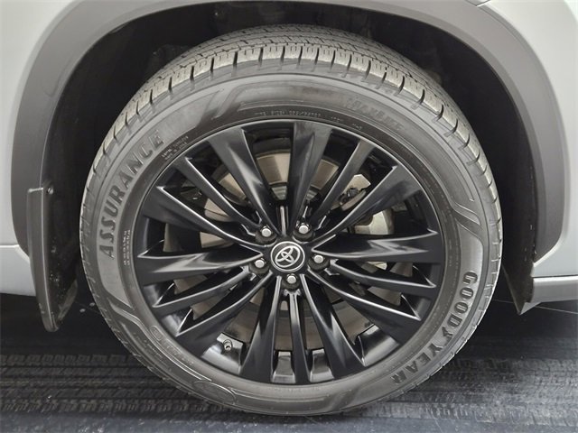 Used 2021 Toyota Highlander Platinum image 9