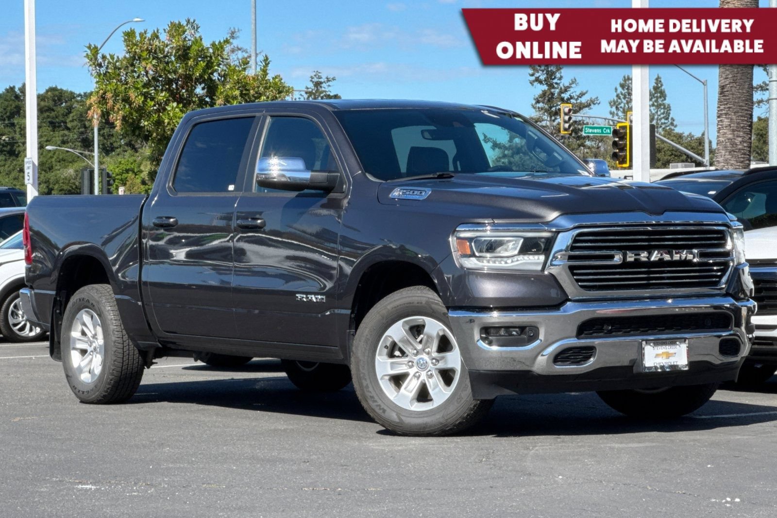Used 2024 RAM 1500 Laramie AWD/4WD image 1
