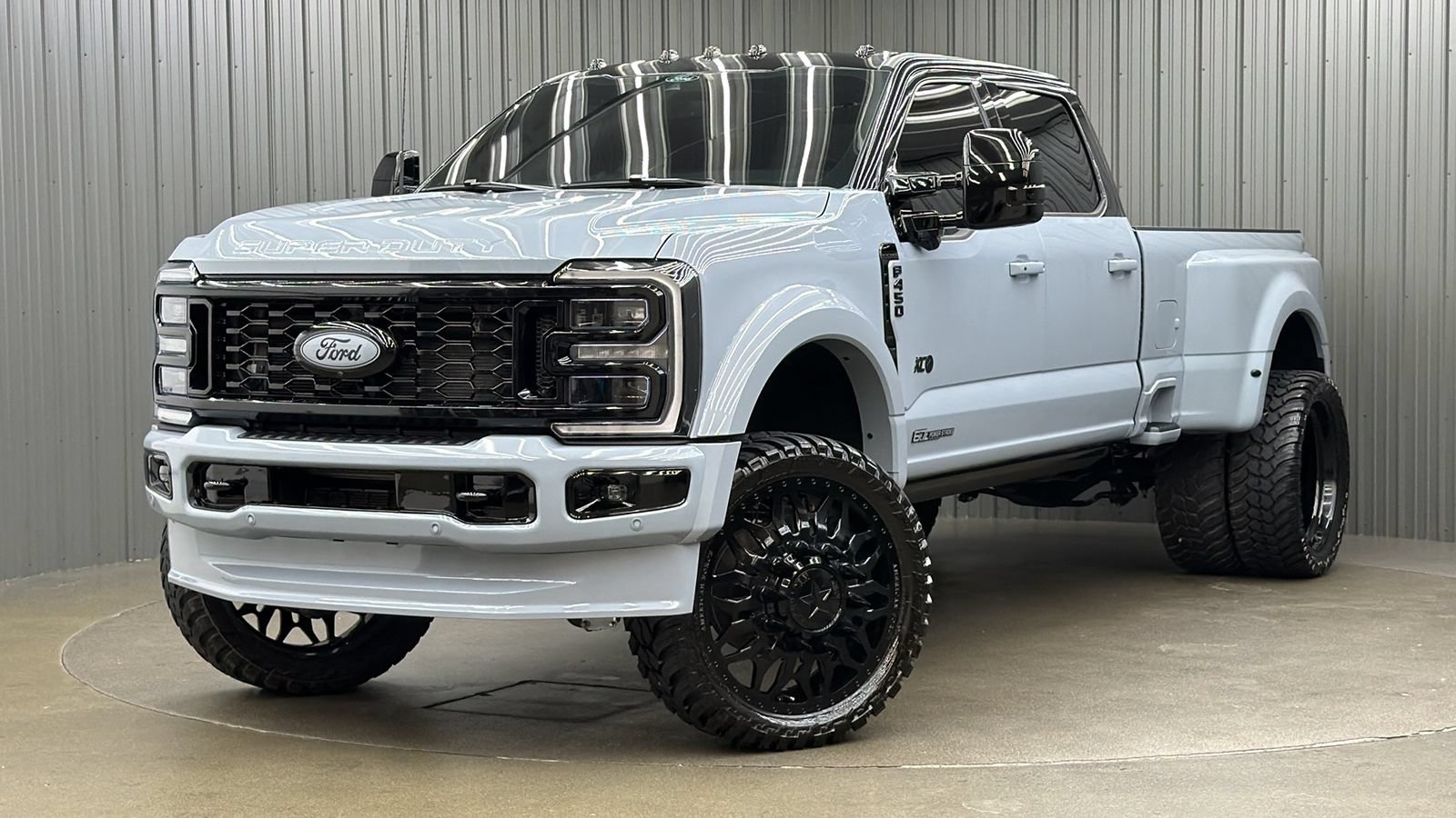 Used 2026 Ford F450 Platinum w/ FX4 Off-Road Package AWD/4WD image 1