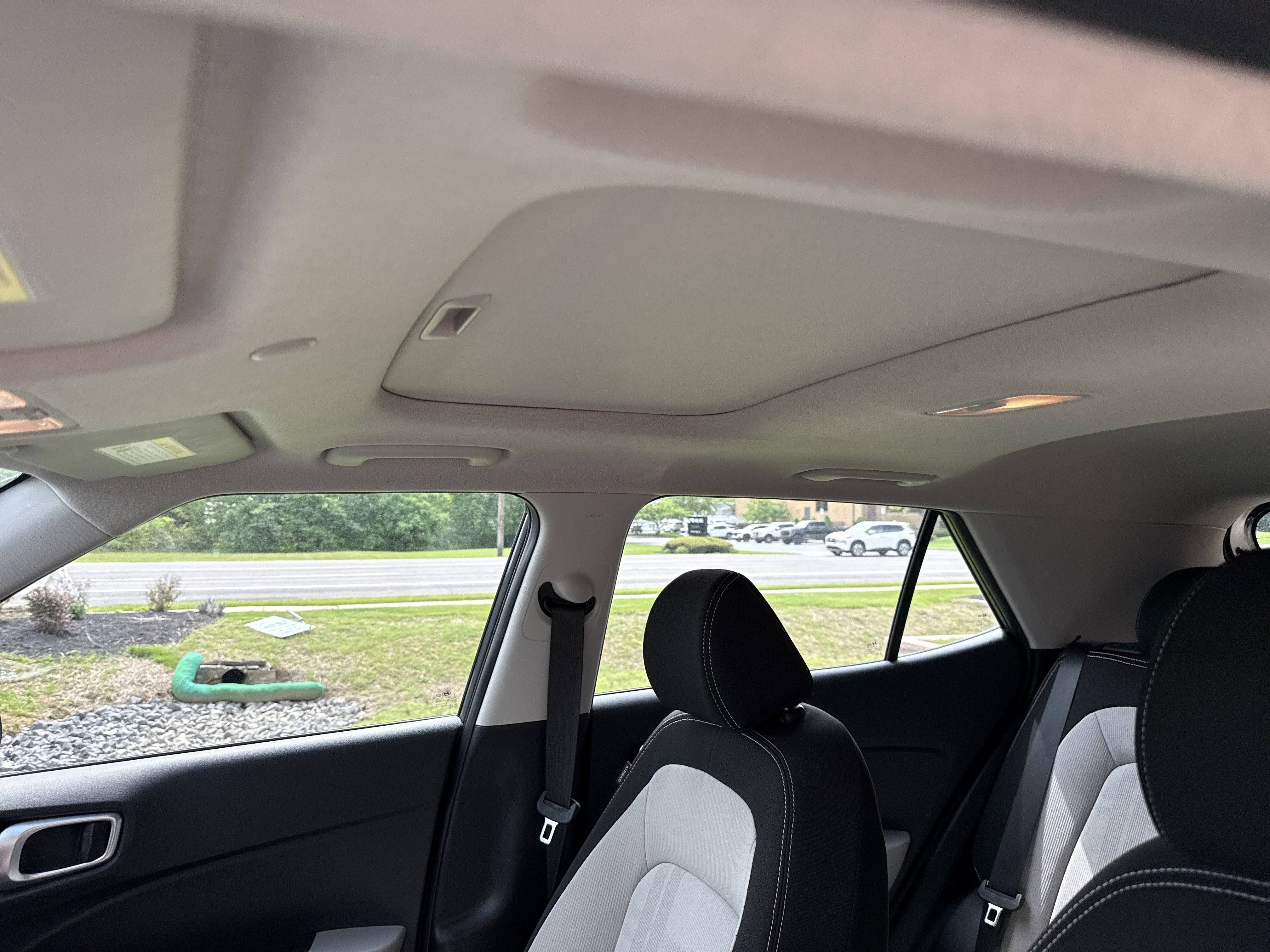 Certified 2025 Hyundai Venue SEL FWD image 29