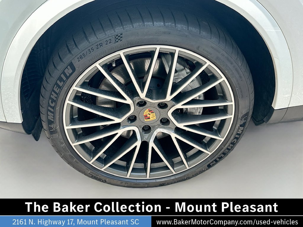 Used 2023 Porsche Cayenne Platinum Edition AWD/4WD image 32