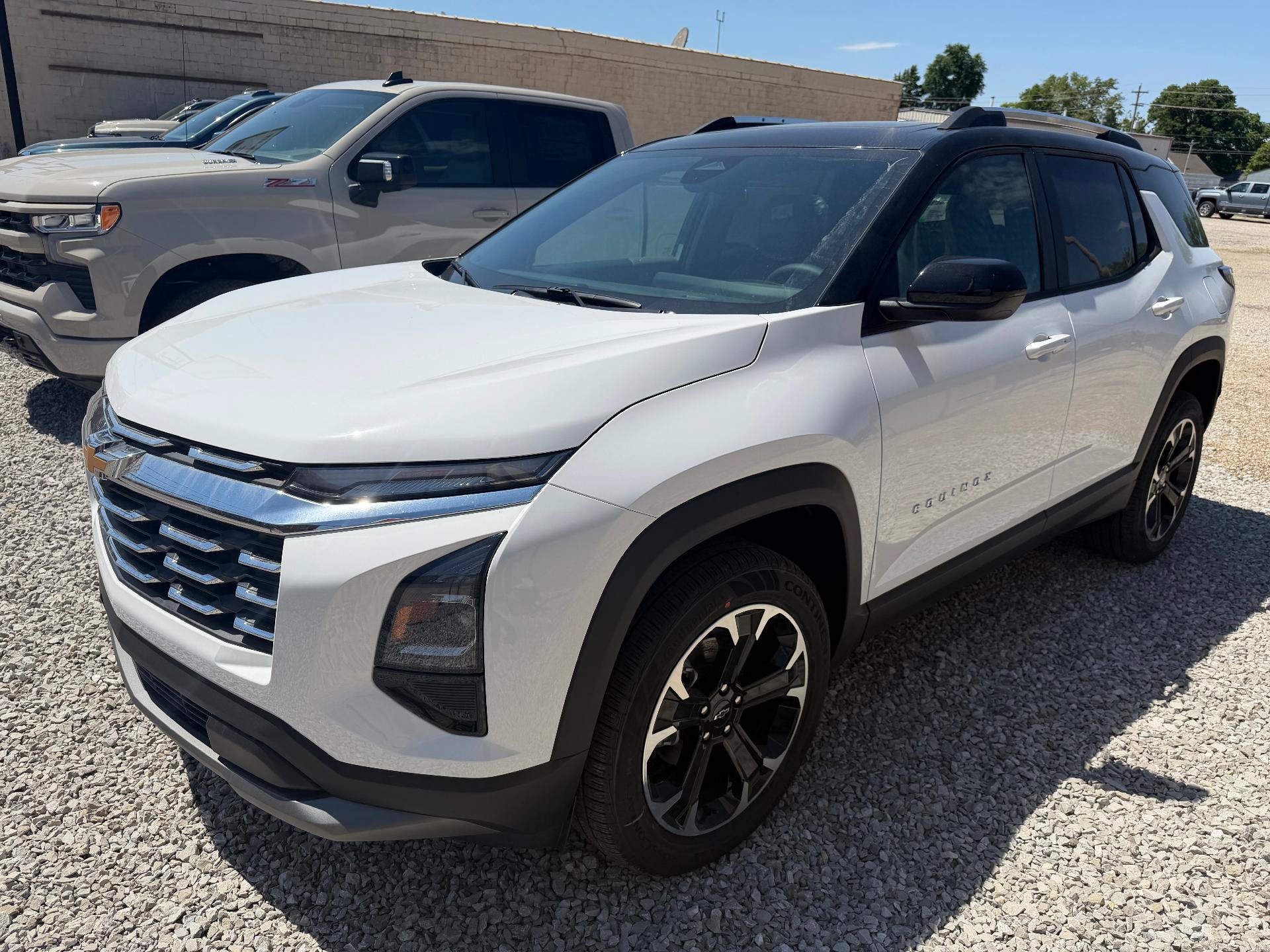New 2026 Chevrolet Equinox LT w/ Convenience Package II FWD image 1