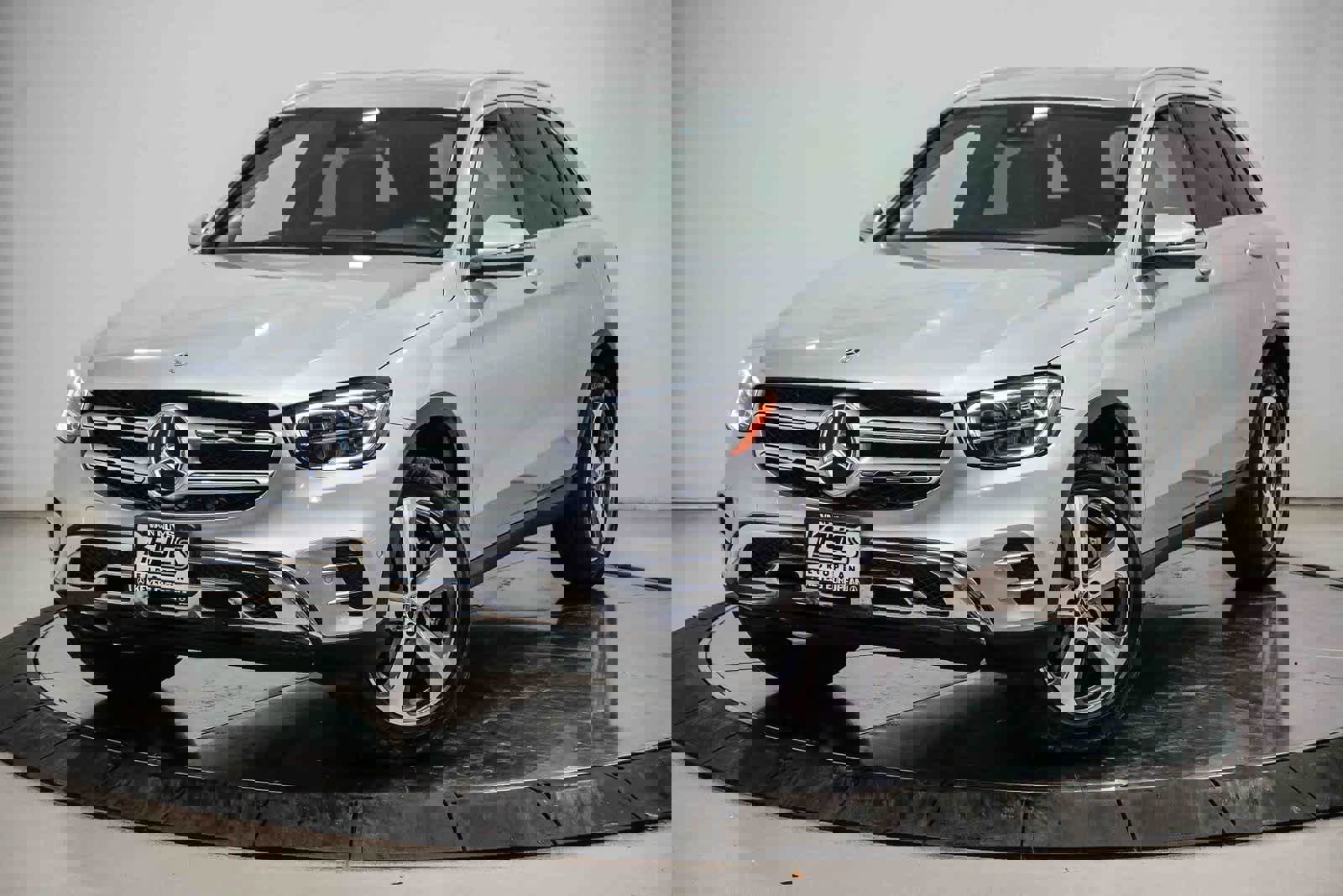 Used 2022 Mercedes-Benz GLC 300 image 1