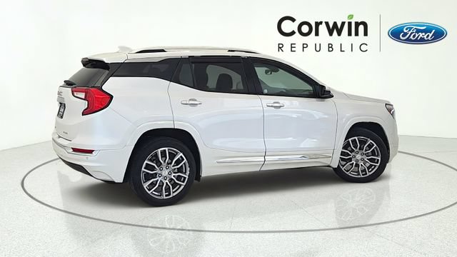 Used 2022 GMC Terrain Denali w/ Denali Premium Package AWD/4WD image 6