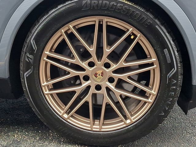 Certified 2024 Porsche Cayenne Coupe image 14