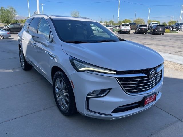 Used 2023 Buick Enclave Premium AWD/4WD image 7