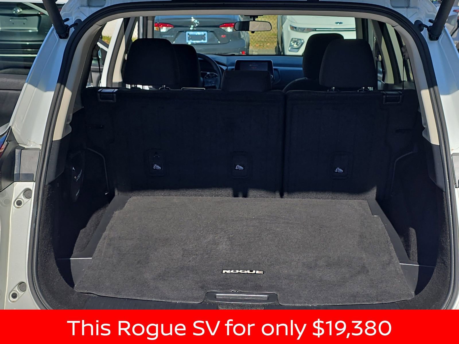 Used 2024 Nissan Rogue SV image 18