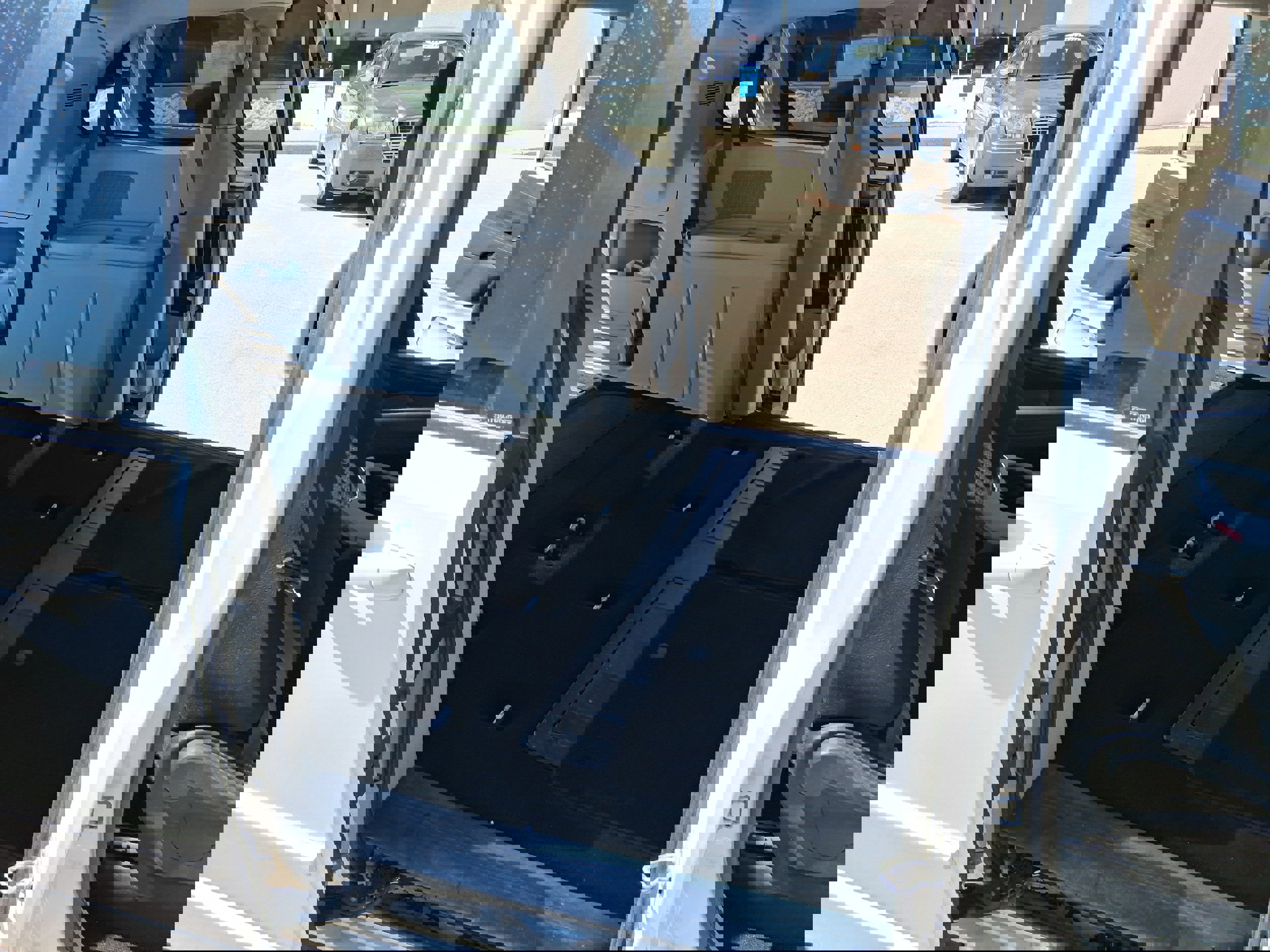 Used 2013 Dodge Grand Caravan SXT image 17