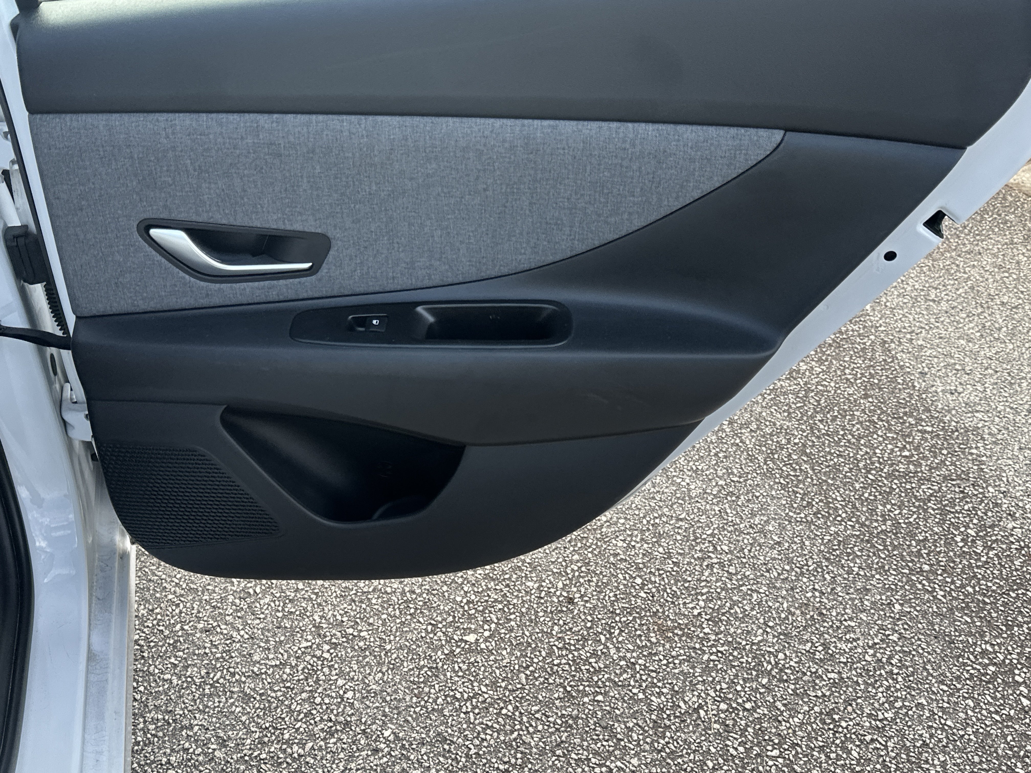 Used 2024 Hyundai Elantra Limited FWD image 16