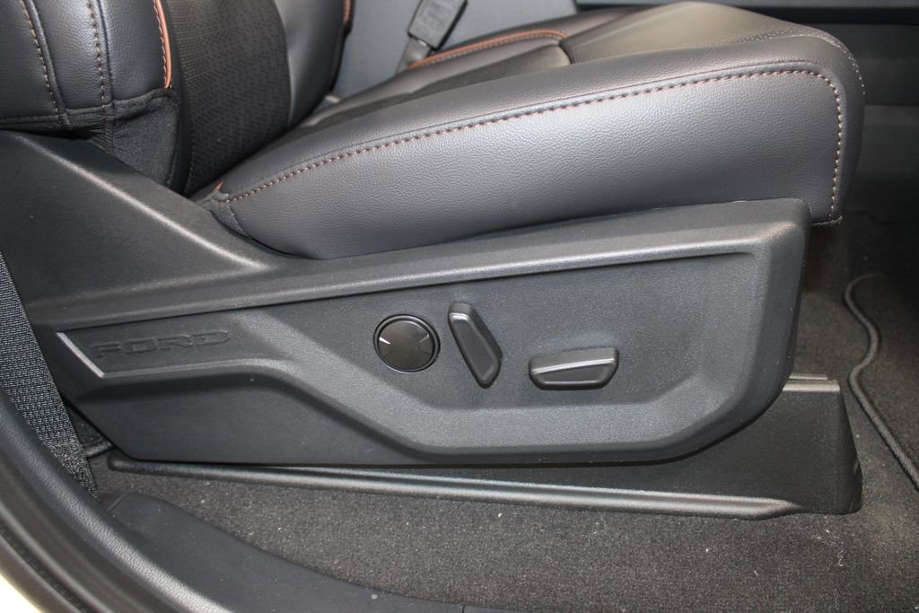 New 2025 Ford F350 Lariat w/ Lariat Ultimate Package image 27