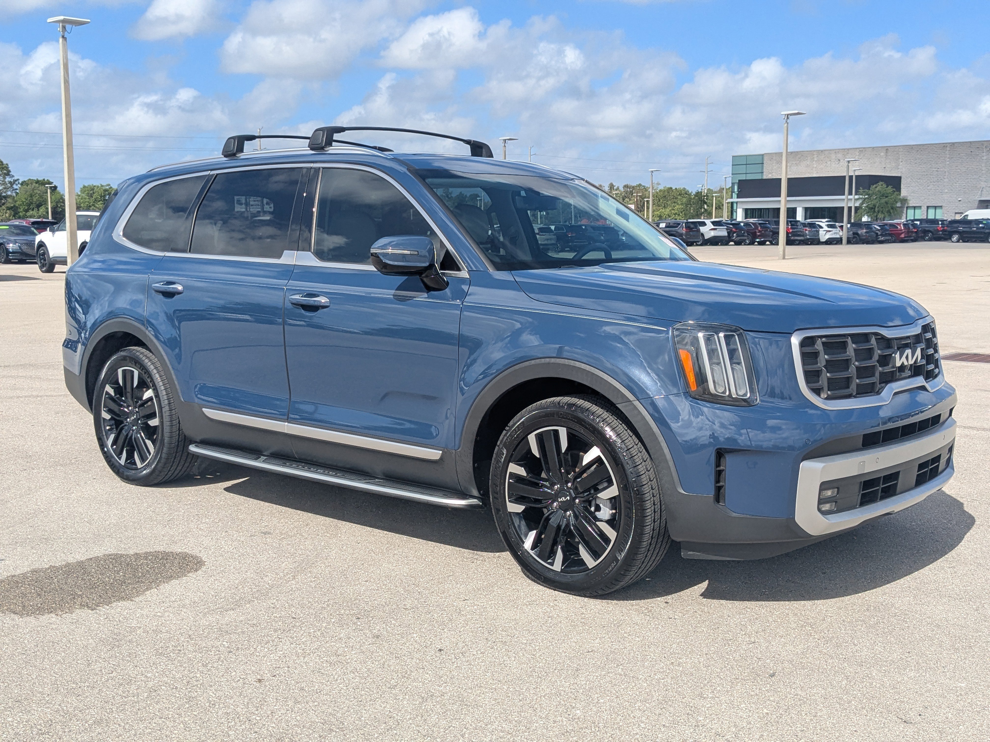 Certified 2023 Kia Telluride SX Prestige image 2