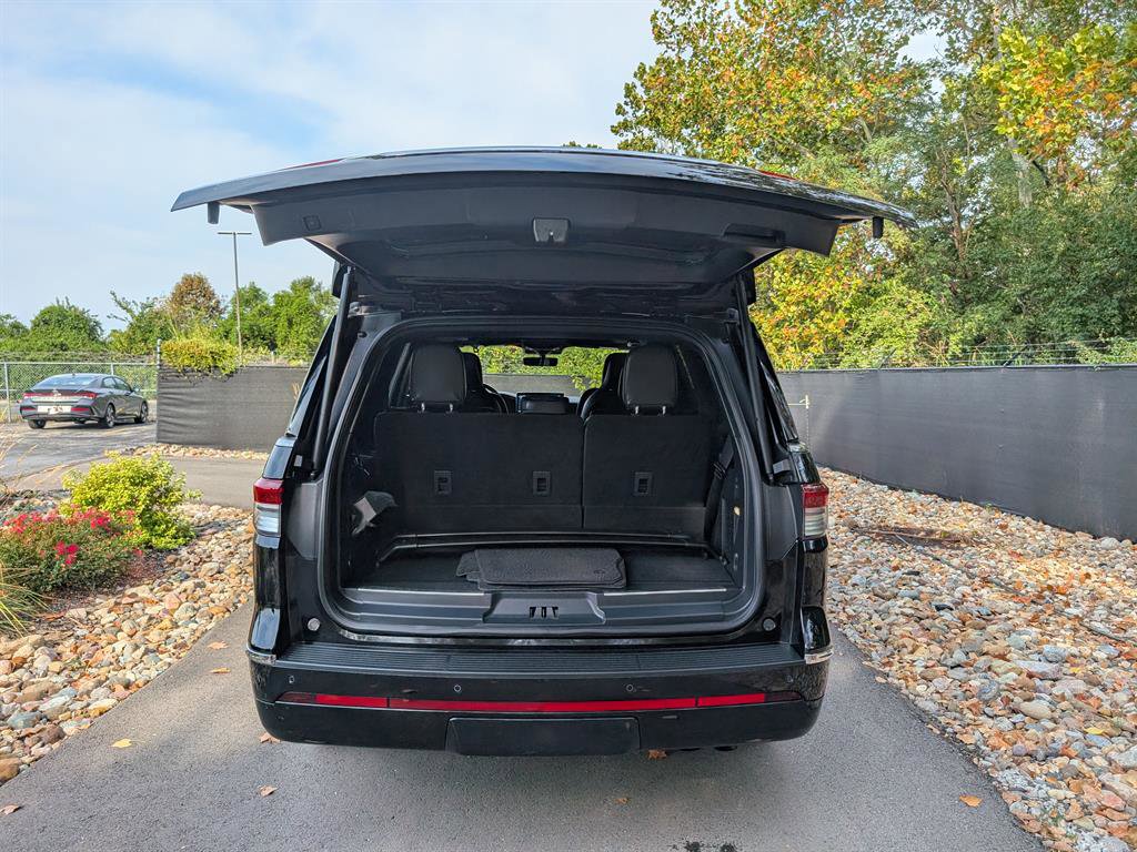 Used 2022 Lincoln Navigator Reserve image 18
