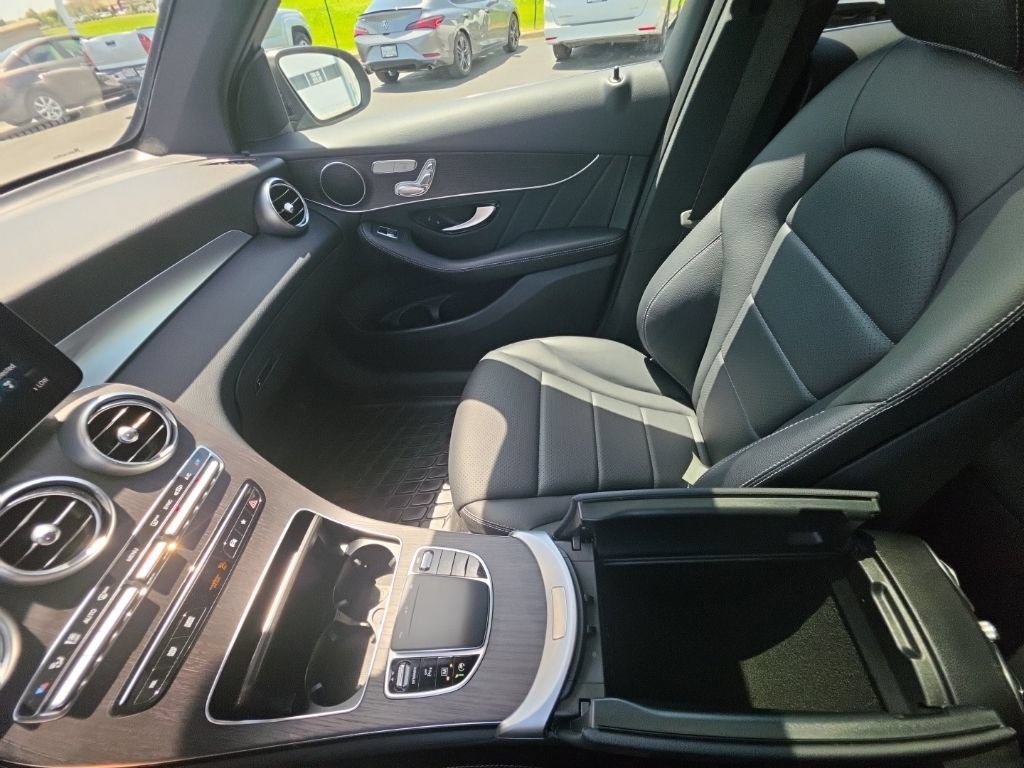 Used 2022 Mercedes-Benz GLC 300 4MATIC image 25