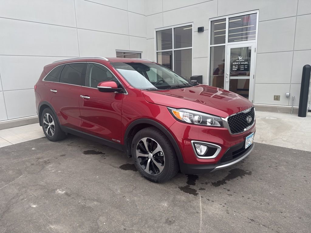 Used 2017 Kia Sorento EX image 2