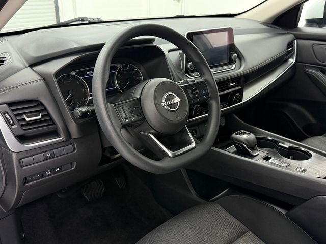 Used 2024 Nissan Rogue SV FWD image 8