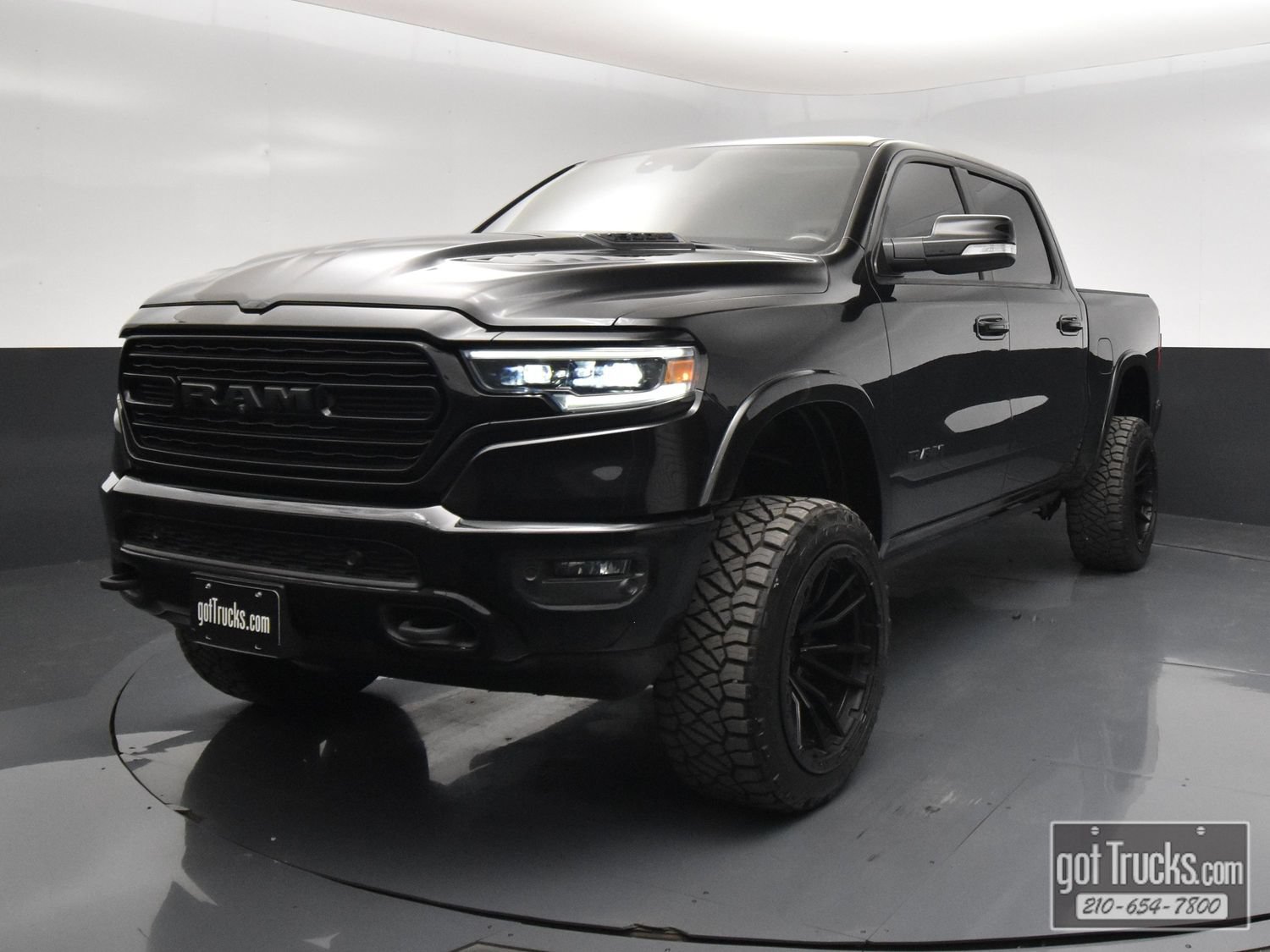Used 2020 RAM 1500 Limited w/ Black Appearance Package AWD/4WD image 51