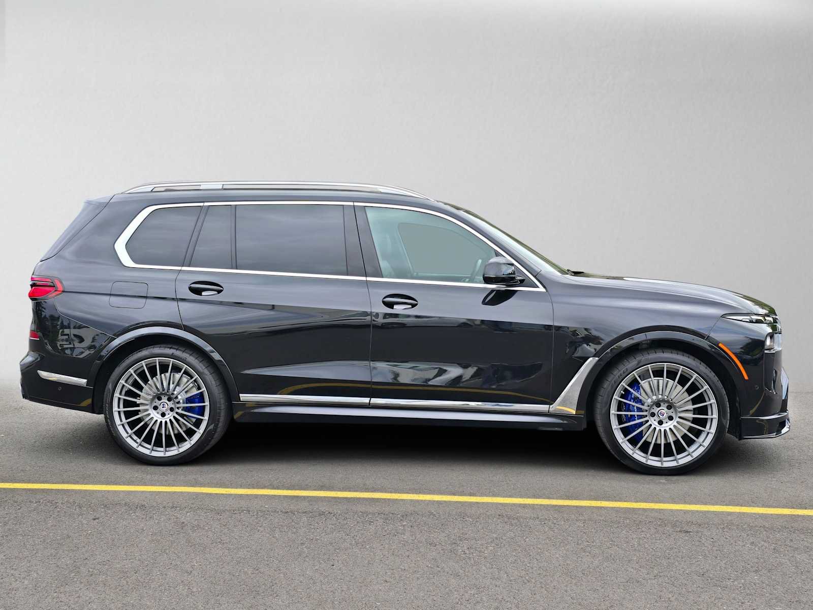 Used 2023 BMW ALPINA XB7 AWD/4WD image 2