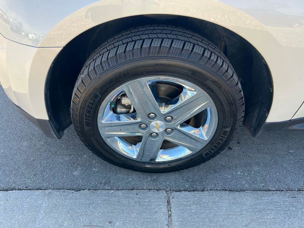 Used 2014 Chevrolet Equinox LTZ image 12