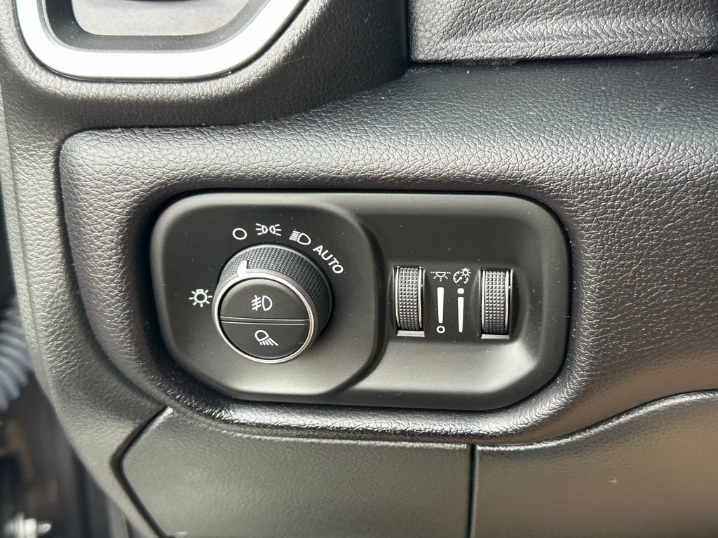 Used 2022 RAM 2500 Laramie AWD/4WD image 35