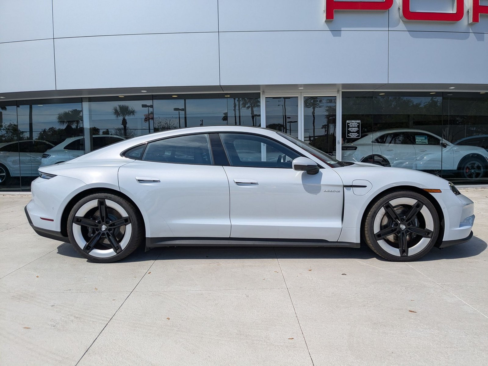 New 2025 Porsche Taycan 4S AWD/4WD image 13