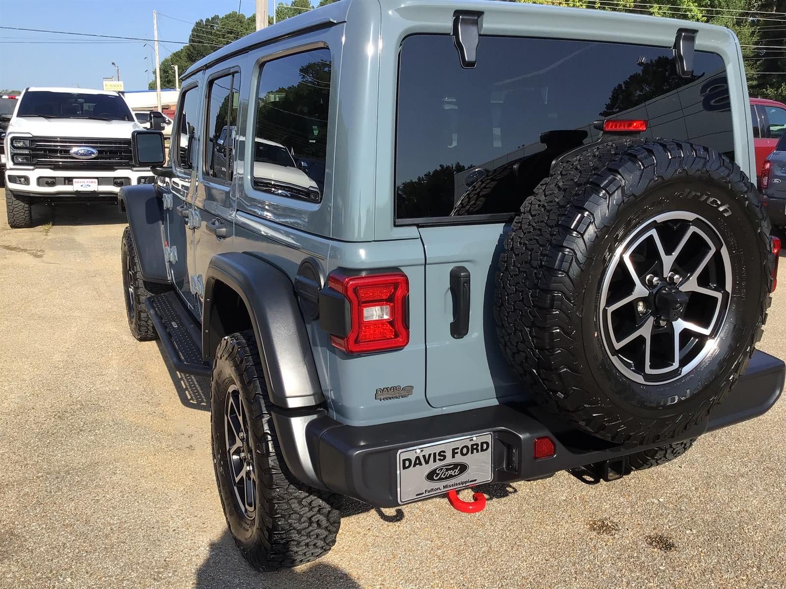 Used 2024 Jeep Wrangler Unlimited Rubicon AWD/4WD image 11
